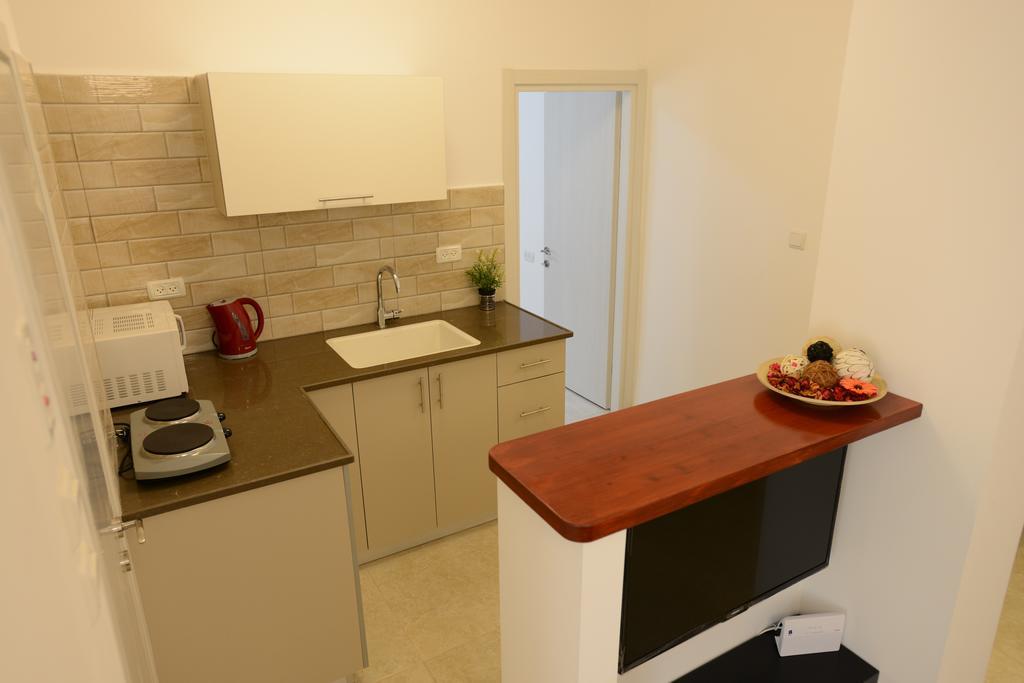 Olga Beach Apartments Haifa Ngoại thất bức ảnh