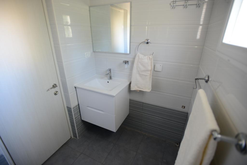 Olga Beach Apartments Haifa Ngoại thất bức ảnh