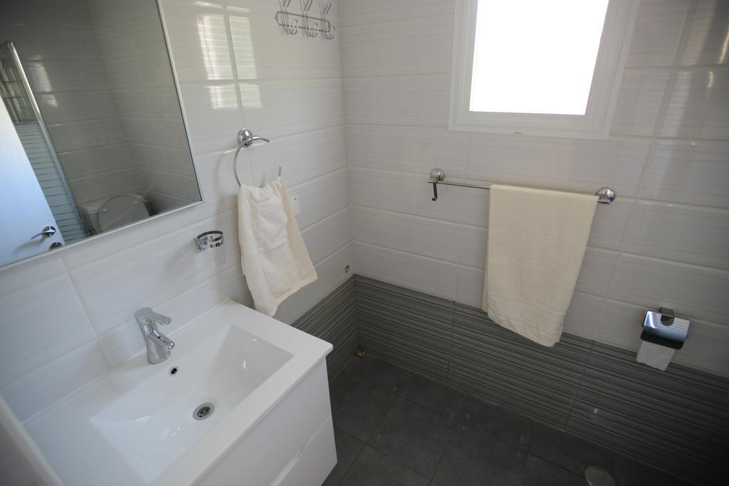 Olga Beach Apartments Haifa Ngoại thất bức ảnh